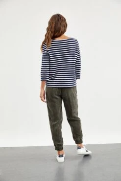Halle Tee - Navy And Ivory -AGOLDE Shop 0049 Winter Francoise Navy Ivory Stripe 0319 web 4e9ed069 88f1 4330 ad71 f39c48997f3f