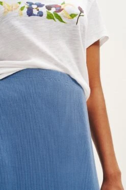 Vindy Paris Rib Skirt - Horizon 8 Vindy Paris Rib Skirt - Horizon -AGOLDE Shop 0054 Vindy Paris Rib Horizon 1948 web a91b8b3d 1877 411b 8430 efa5350e5e6c