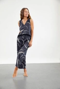 Mariposa Tank - Malaga Print - ReAmour -AGOLDE Shop 0067 Mariposa Malaga 0120 web d525f455 0915 45df b663 35c4cee66b9f