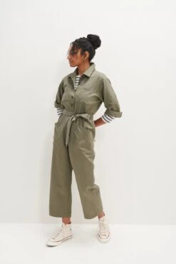 Oceane Femme Fête Jumpsuit - Vetiver -AGOLDE Shop 0092 Oceane Vetiver 1030 web b062cb1a 1f16 4672 89bf 38e57802b6a0