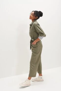 Oceane Femme Fête Jumpsuit - Vetiver -AGOLDE Shop 0092 Oceane Vetiver 1051 web d3e8540f 0e3c 4eb0 ae01 58a7241dd673