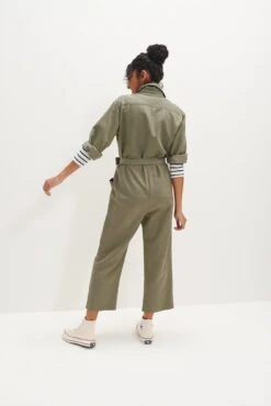 Oceane Femme Fête Jumpsuit - Vetiver -AGOLDE Shop 0092 Oceane Vetiver 1077 web 342e048d ad7c 413b aa01 657218bd8514