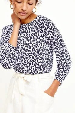 Issa Silken Modal Tee - Navy Sauvage -AGOLDE Shop 0111 Issa Silken Modal Sauvage 0831 web 1ff03bf0 0f73 47f2 ad98 64057e6b0edb