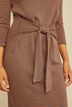 Colombe Scallop Knit Dress - Azure Umber Stripe -AGOLDE Shop 0120 34 Sleeve Colombe Scallop Umber Azure 3095 web 6a8aa754 1f52 4c40 a979 969cc9e4a0bd