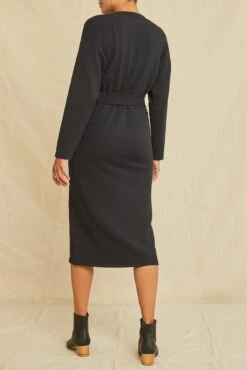 Ava Luxe Fleece Dress - Black -AGOLDE Shop 0122 Ava Luxe Fleece Black 0074 web 8a39541d cce8 4b75 87e2 84d82d21fc2d