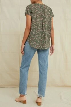 Renata Ecovero Blouse - Lago Green 6 Renata Ecovero Blouse - Lago Green -AGOLDE Shop 0142RenataLagoGreen 2592 web e9acdd56 fe41 4caf 966a 7a4bcbde4ac9