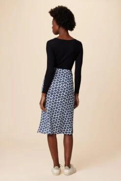 Vindy Reverie Knit Skirt - Calico Navy 9 Vindy Reverie Knit Skirt - Calico Navy -AGOLDE Shop 0220 Vindy Calico Navy 3