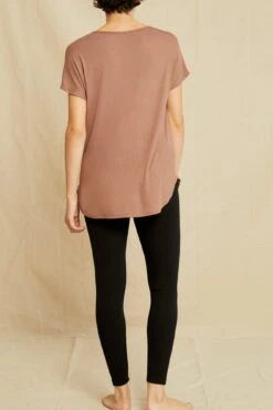 Stella Dream Rib Tee - Nutmeg -AGOLDE Shop 0320 Stella Top Dark Nutmeg 1060 web e90b9524 88eb 47fd a4da dde1da287fda