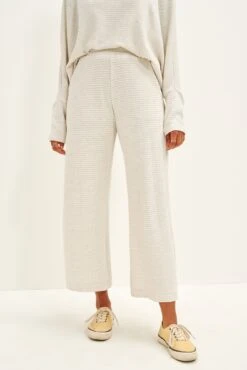 Willow Scallop Knit Pants - ReAmour -AGOLDE Shop 0327 Willow Scallop Natural Birch 1771 web 944ff795 6c9d 4662 b51f 76acf63b4766
