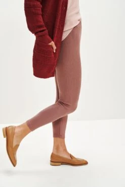 Magda Cropped Dream Rib Leggings - Quartz -AGOLDE Shop 0333 Cropped Magda Dream Rib Quartz 0313 web c4693286 9b09 4b14 b6c8 c42eca6036ae