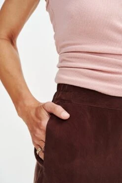 Palo Cottonseed Cupro Shorts - Earth 9 Palo Cottonseed Cupro Shorts - Earth -AGOLDE Shop 0352 Palo Short Earth 2282 web e35e66cb 96e3 4353 82cf 5acd499cc485