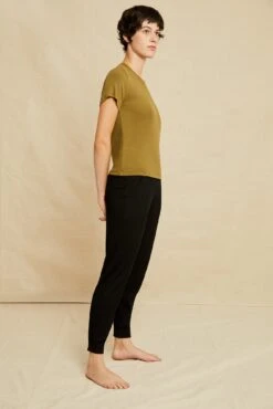 Berkeley Dream Rib Tee - Matcha -AGOLDE Shop 0372 SS Berkeley Dream Rib Matcha 1293 Web 9368c63c 0c1e 47c2 a163 b81f505c7a16