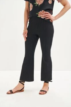 Gwen Ribbed Pants - Black -AGOLDE Shop 0389 Gwen Black 1676 web f05bebc0 62ce 4522 9b19 8aedabf46ce0