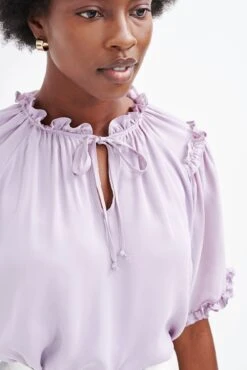 Zuri Cupro Blouse - Lilac 11 Zuri Cupro Blouse - Lilac -AGOLDE Shop 0396 Zuri Lilac 1947 web 36a4ba0c 2358 40ee b293 daa178dcf797