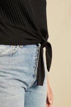 Jeanette Short Sleeve Tee - Black -AGOLDE Shop 0453 Jeanette Black 0453 web 764b3464 4a0a 4d8c ba06 071d48a967ca