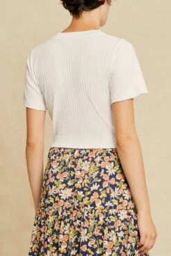 Jeanette Short Sleeve Tee - White -AGOLDE Shop 0453 Jeanette Hibiscus 1714 web 8434745b bc97 448d 8431 3c7b597fb529
