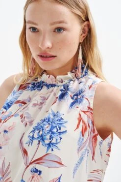 Keke Washable Silk Blouse - Saint Barts White Floral -AGOLDE Shop 0455 keke silk ivory saint barts 0371 web 57d47c87 4257 4fa9 99fc e18267a214ef