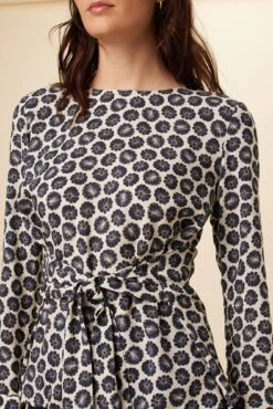 Jobeth Ecovero Blouse - Calico Navy 9 Jobeth Ecovero Blouse - Calico Navy -AGOLDE Shop 0467 Jobeth Viscose Calico Navy 1434