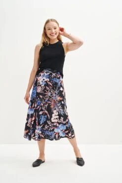 Leomie Paris Rib Tank - ReAmour 25 Leomie Paris Rib Tank - ReAmour -AGOLDE Shop 0474 Leomie Black 0847 web d6034b6c e998 4b02 9ae7 7319d3d23f48