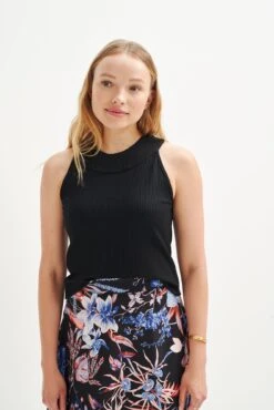 Leomie Paris Rib Tank - ReAmour 34 Leomie Paris Rib Tank - ReAmour -AGOLDE Shop 0474 Leomie Black 0878 web 5bda69be a627 4541 af8b ac6d22810ee0
