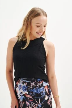 Leomie Paris Rib Tank - ReAmour 24 Leomie Paris Rib Tank - ReAmour -AGOLDE Shop 0474 Leomie Black 0884 web ef666689 0424 48cb 936a 68386accebda