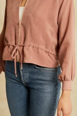 Roux Mixed Cupro Jacket - Quartz -AGOLDE Shop 0515 Roux Jacket Quartz 4074 web 3868b371 6059 438a 8fce 956c836b0e0c