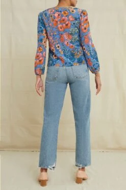 Leila Washable Silk Blouse - Mirabel -AGOLDE Shop 0527LeilaMirabel 2708 web 57e29baa 264a 438a a03e 9589e83c8181