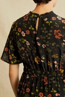 Valencia Washable Silk Dress 9 Valencia Washable Silk Dress -AGOLDE Shop 0604 Valencia St Germain Floral 0687 web