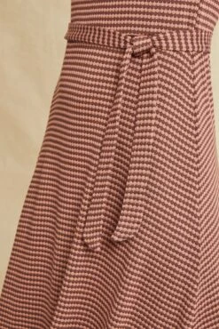 Tenille Scallop Knit Dress - Maple Quartz Stripe 7 Tenille Scallop Knit Dress - Maple Quartz Stripe -AGOLDE Shop 0688 Tenille Scallop Maple Quartz 2622 web 32298a62 56f8 4cd1 83e7 2b9537e01590