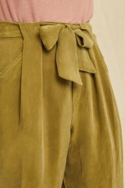 Eve Cottonseed Cupro Pants - Matcha -AGOLDE Shop 0704 Eve Matcha 3883 web 9917d7ce aba7 4bb6 9e7f dfabd00de2b2