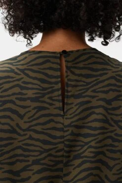 Odilia Washable Silk Blouse - Zebra Green Black 9 Odilia Washable Silk Blouse - Zebra Green Black -AGOLDE Shop 10175 Odilia Silk Zebra Green Black 5