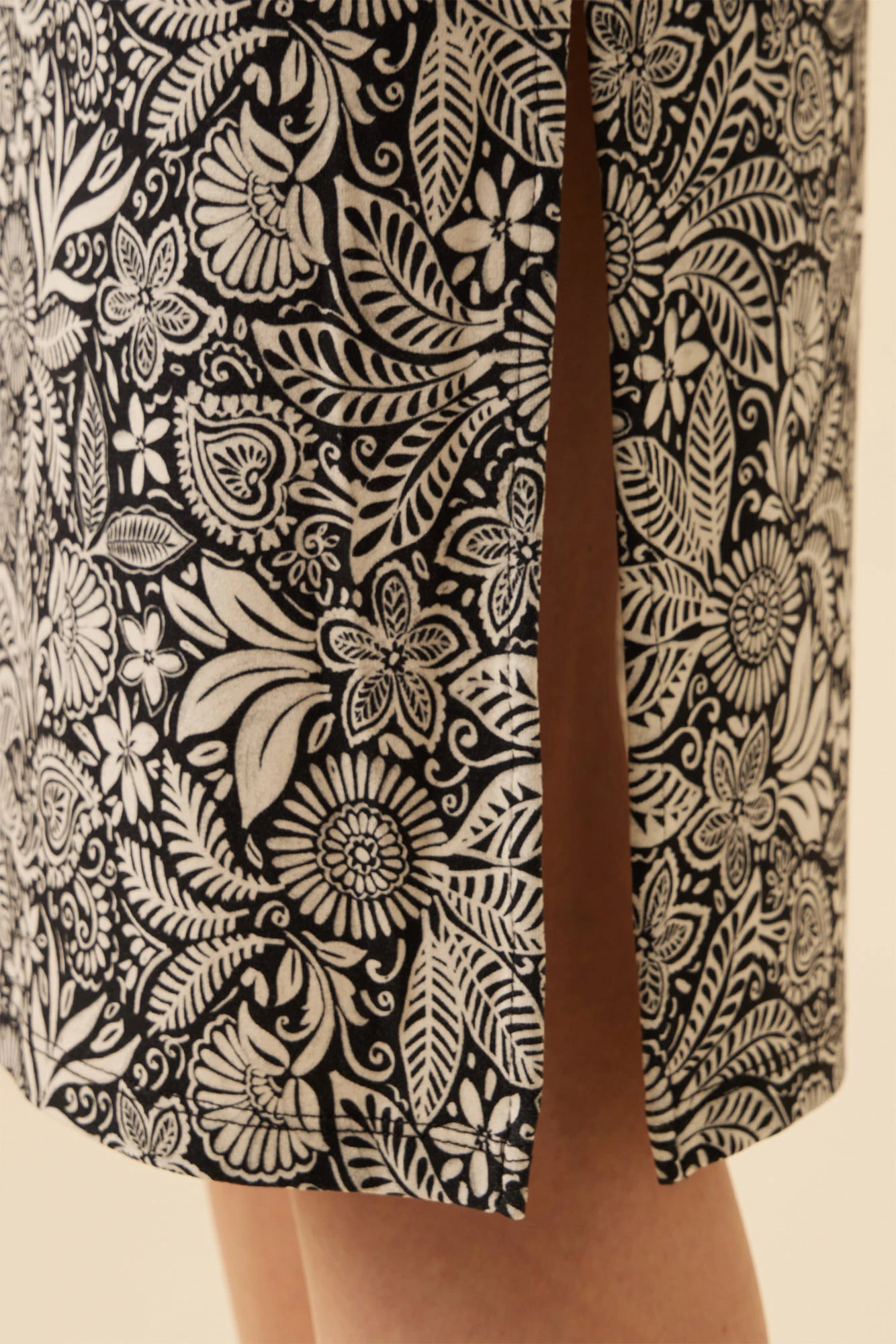 Vindy Viscose Knit Skirt - Nina Black 5 Vindy Viscose Knit Skirt - Nina Black - Image 5