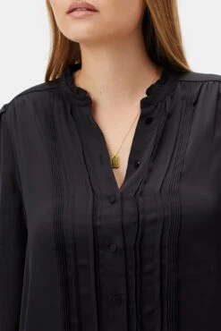 Charlotte Blouse - Black 7 Charlotte Blouse - Black -AGOLDE Shop 10310 LS Charlotte Novelty Black 4