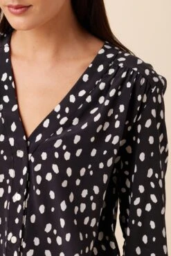 Kaya Washable Silk Blouse - Pebble Dot Black -AGOLDE Shop 1068 Kaya Viscose Pebble Dot Black 4