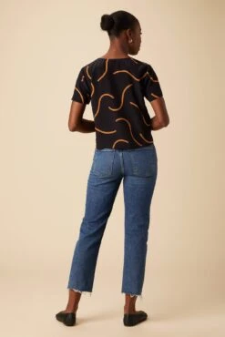 Suri Washable Silk Blouse - Waves Caramel 6 Suri Washable Silk Blouse - Waves Caramel -AGOLDE Shop 13 10161 Suri Waves Caramel 3