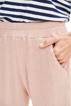 Skylar Paris Rib Joggers - Rose -AGOLDE Shop 2050 Skylar Jogger Rose 0091 web c5a6413d de74 4be4 9ae9 707823c7d7fb