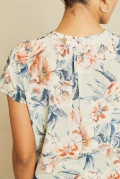 Renata Washable Silk Blouse - Paulette Floral -AGOLDE Shop 211013 AV October ECOMM 1068RenataWashableSilkPaulettePrint 9560 web 004f3f97 577d 4271 ad5a 3dbee39de2ed