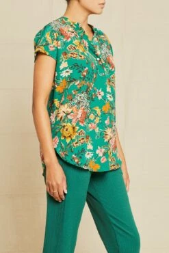 Renata Washable Silk Blouse - Rosalind Floral 7 Renata Washable Silk Blouse - Rosalind Floral -AGOLDE Shop 211013 AV October ECOMM 1068RenataWashableSilkRosalindFloral 7909 web f4bfab89 97da 4891 a0cc b6711c9074f6