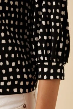 Issa Viscose Knit Tee - Valencia Dot Black -AGOLDE Shop 26 Issa Viscose Valencia Dot Black 4