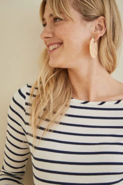 Machete Clare Earrings -AGOLDE Shop 3q slv francoise marine stripe 0041 web 14169c64 4128 4559 ad08 0fddb583b25d