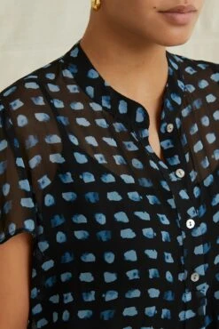 Elodie Nouveau Silk Blouse - Squared Up Black -AGOLDE Shop 6672ElodieSquaredUpBlack 3040 web a42ebcbe d01d 46ac 8366 6d10208f81f2