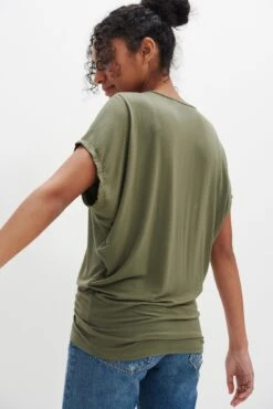 Mayr Dream Knit Tee - Vetiver 7 Mayr Dream Knit Tee - Vetiver -AGOLDE Shop 7044 Mayr Vetiver 4992 web e7cb26de af8d 46b3 b14d 00ccba9de738