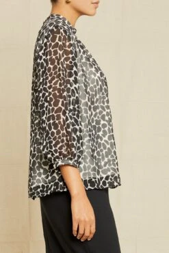 Astrid Nouveau Silk Blouse - Cobblestone Dot -AGOLDE Shop 7090 Astrid Cobblestone Print 12748 web 43b7bb02 c09b 4d1d 8228 3720c01577d1