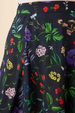 Kendra Ecovero Skirt - Stella Floral Navy 8 Kendra Ecovero Skirt - Stella Floral Navy -AGOLDE Shop 7958 Kendra Stella Navy 4
