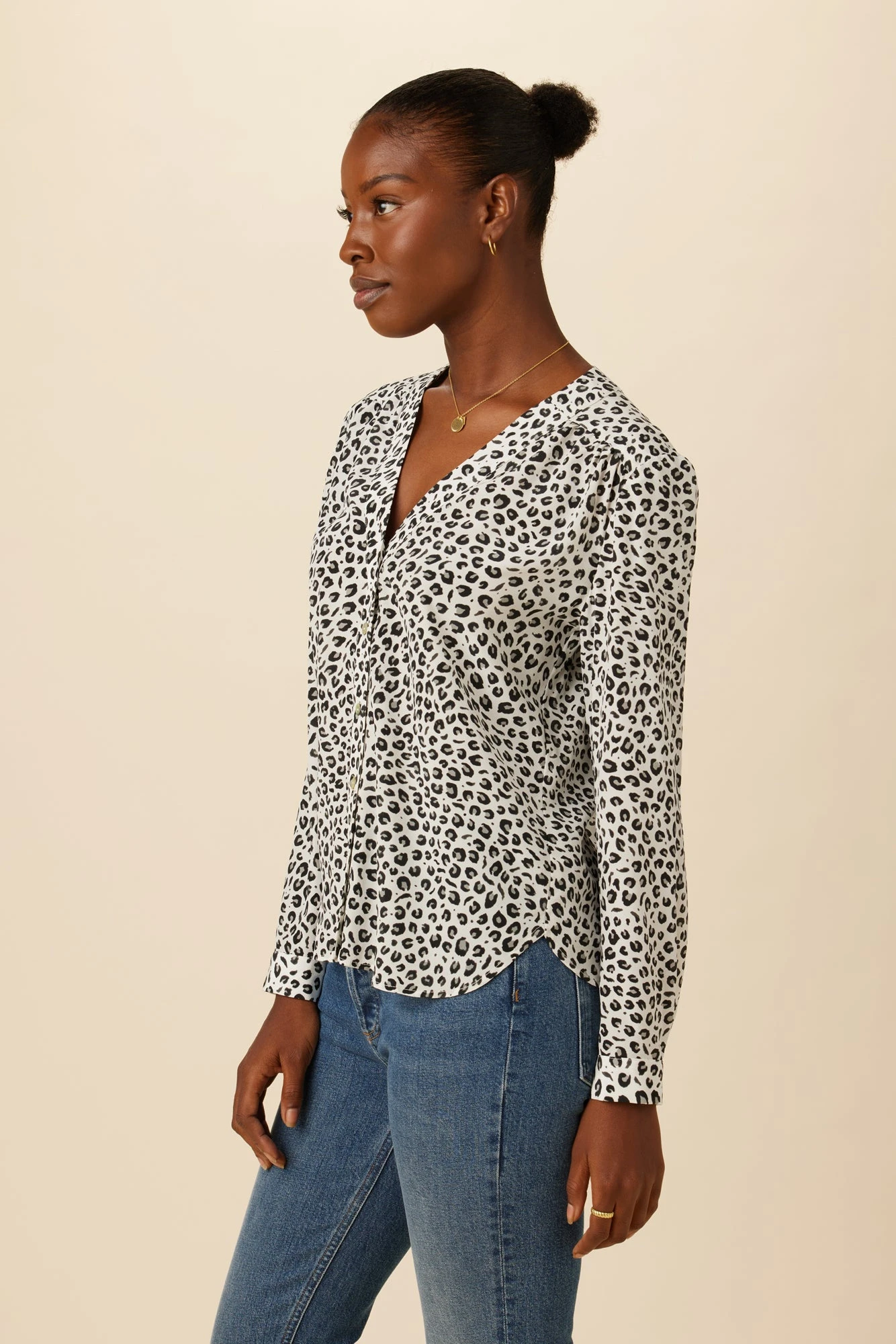 Kaya Washable Silk Blouse - Tiger Eye Silver 2 Kaya Washable Silk Blouse - Tiger Eye Silver - Image 2