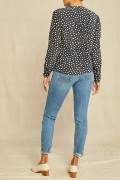 Kaya Washable Silk Blouse - Heart Black Ivory Print -AGOLDE Shop 8509 Kaya Heart Black Ivory 2763 web 33e06cfd 1367 4ddf ac76 cac1713dcbcc