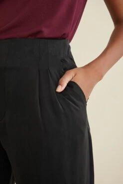 Parnel Silk Pants -AGOLDE Shop 9622 Parnel Black 2600 web c6756be3 989e 42d0 9e05 df0420de121f