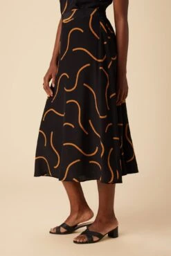 Blaze Washable Silk Skirt - Waves Caramel -AGOLDE Shop 9838 Blaze Silk Waves Caramel 2