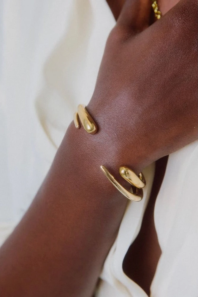 SOKO Delicate Dash Cuff - Gold 2 SOKO Delicate Dash Cuff - Gold - Image 2