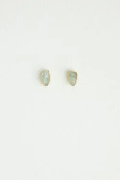 Leslie Francesca Raw Crystal Studs -AGOLDE Shop LESLIE FRANCESCA Raw Crystal Studs Aquamarine 0050 web f61f7f46 01ec 4276 ac48 0f5cad938d89